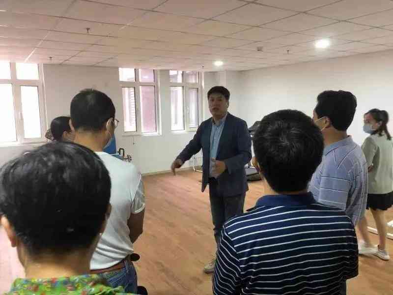 西青区政协辅导前来西青rg皇家视讯智慧为老服务中心调研领导工